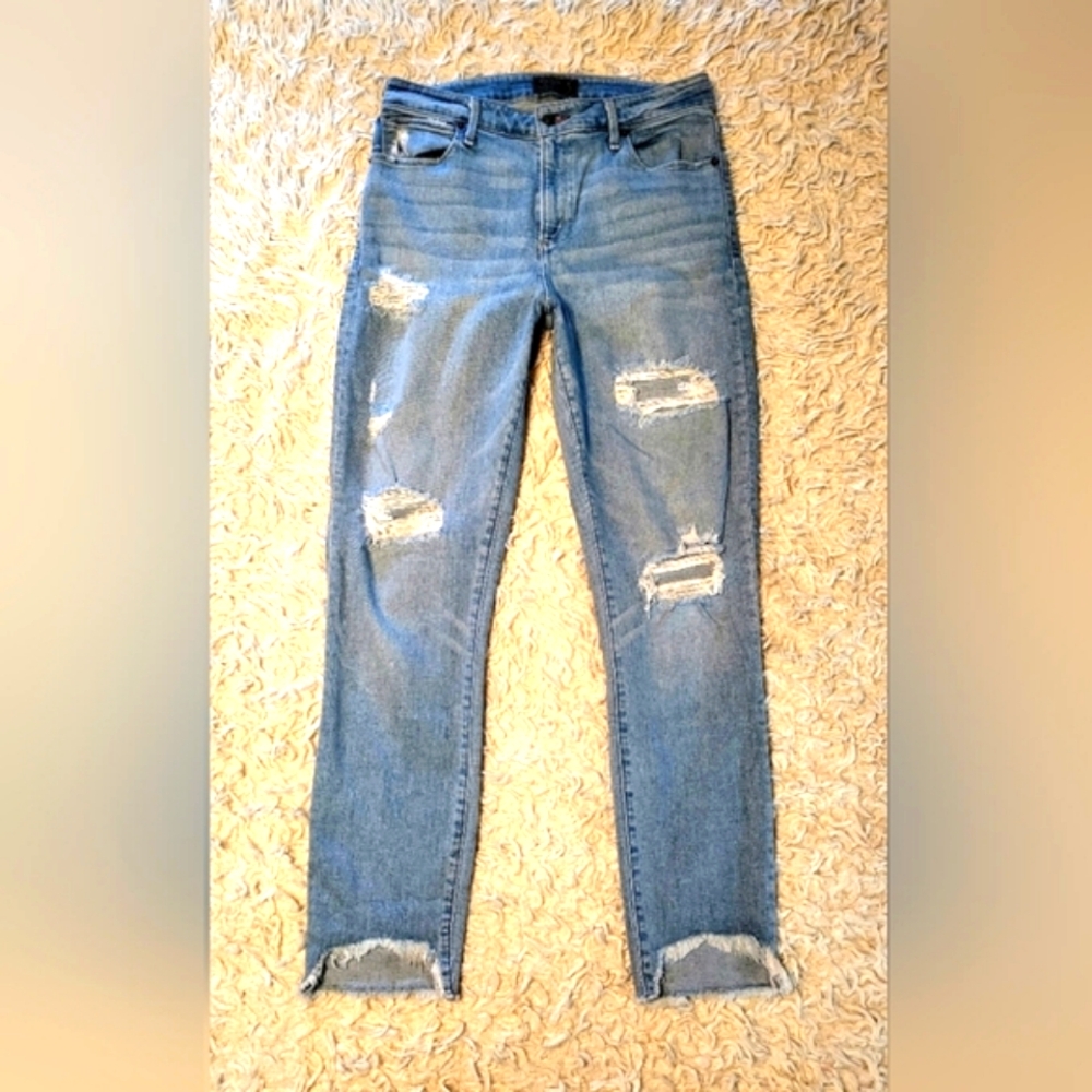 LiKE New ☆ A&F High-Rise Ankle Skinny Jeans.